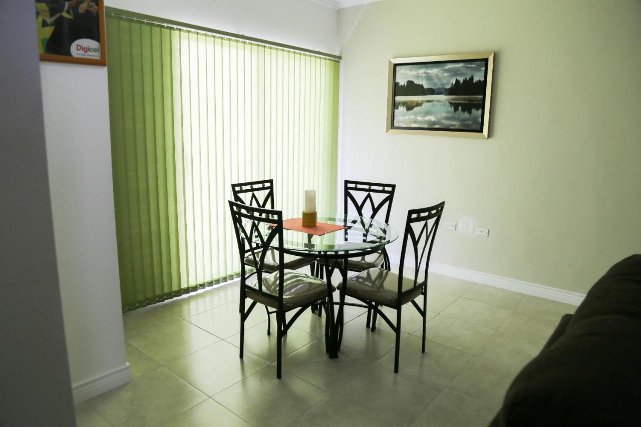 New Kingston Luxurious Secure Condo 외부 사진